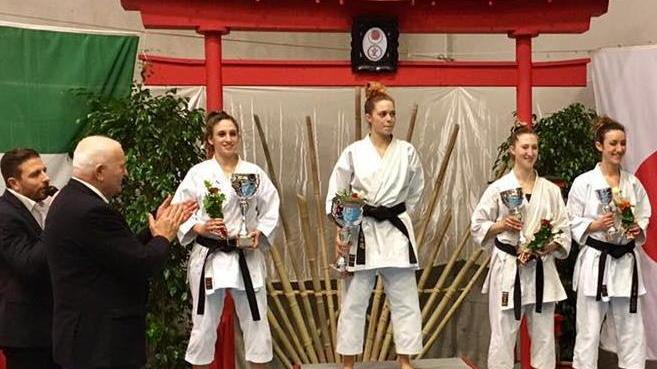 Karateka viareggini vincono la medaglia d’oro regionale