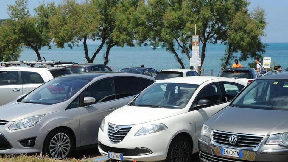 In azione ladri di auto (e di zaini)