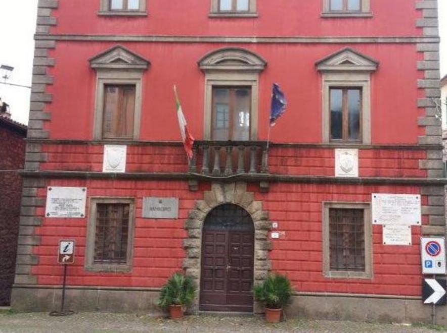 «Meno soldi per scuole e sociale» 