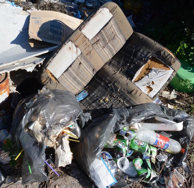 Discariche e ratti, abitanti infuriati: periferie dimenticate