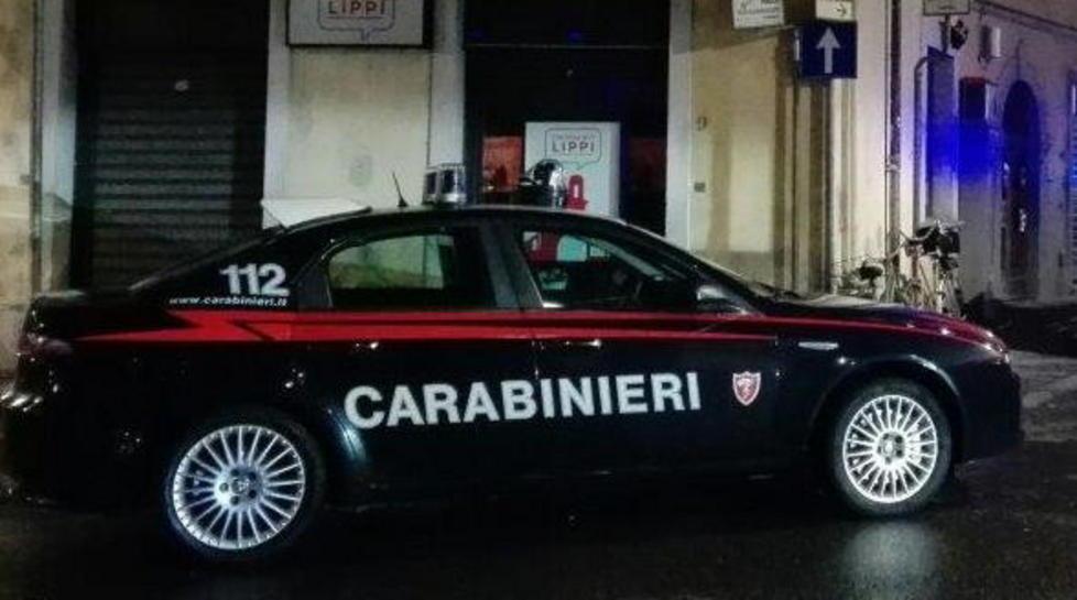 Spaccia cocaina tra i falò in spiaggia, un arresto a Marina 