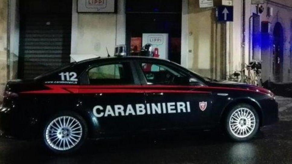Spaccia cocaina tra i falò in spiaggia, un arresto a Marina
