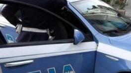 Tenta di investire con l’auto il rivale in amore: arrestato