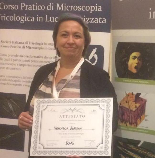 Conquista il diploma di tricologia la parrucchiera Veronica Verdiani