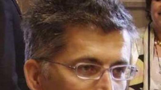 È coerente dimettersi dal Pd e non dalle cariche istituzionali?