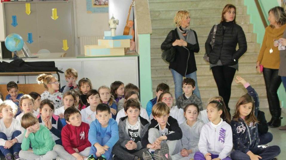 I pensieri di Natale degli alunni sui finestrini dei bus