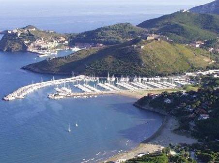 Il restyling di Cala Galera piace poco ai cantieristi 