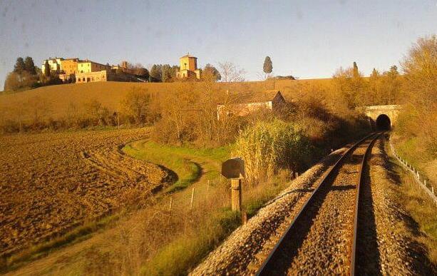 In bici lungo la ferrovia. Da Monte Antico 