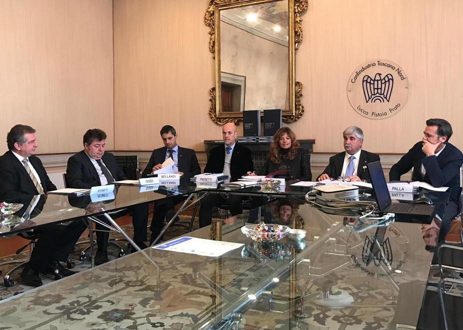 L’industria tiene, ma con gran fatica 