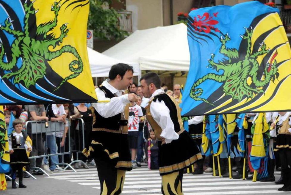 Sapori, musica e premi piazza Medicea si accende