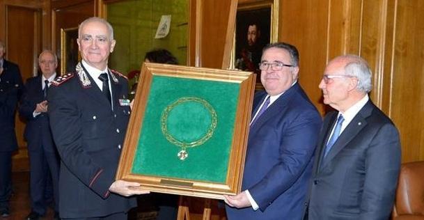 Donate ai carabinieri le insegne del Presidente Ciampi
