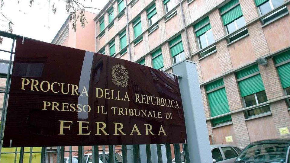 La procura indaga su un centinaio di operai