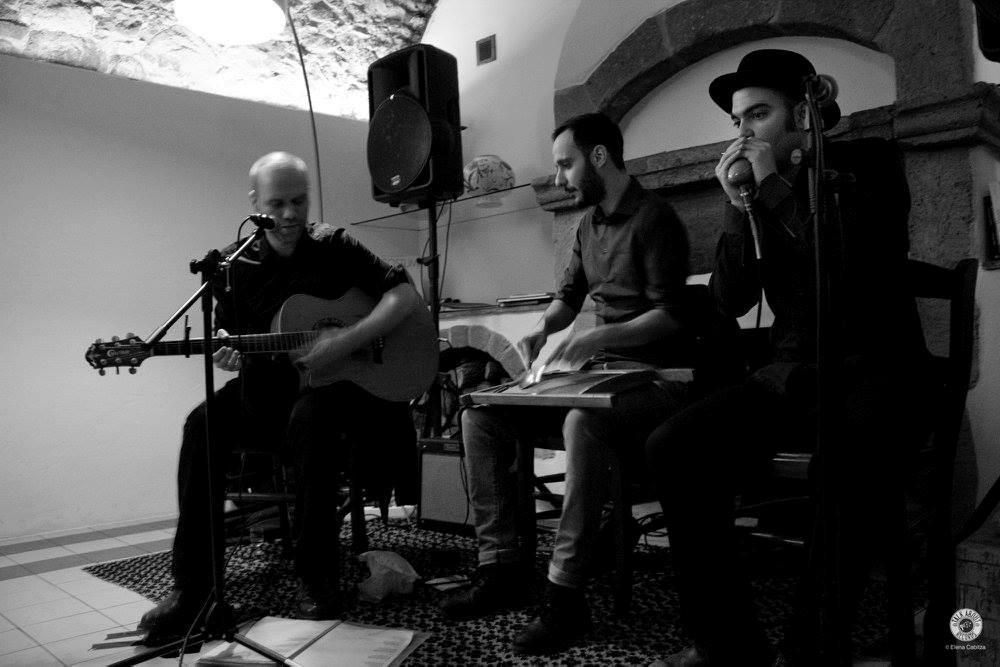 John Drain & The live city blues durante un'esibizione