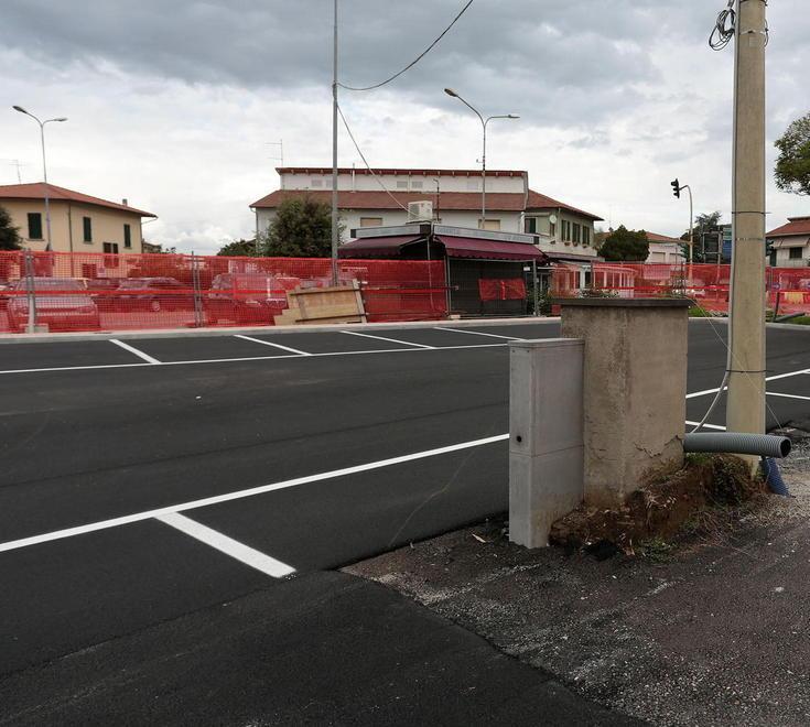 Rotonda pronta a febbraio col parcheggio più grande 