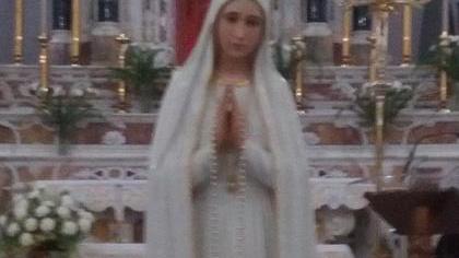 Folla per la Madonna di Fatima