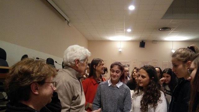 Lo scrittore Macchiavelli al Corni: "Ragazzi leggete, è necessario"