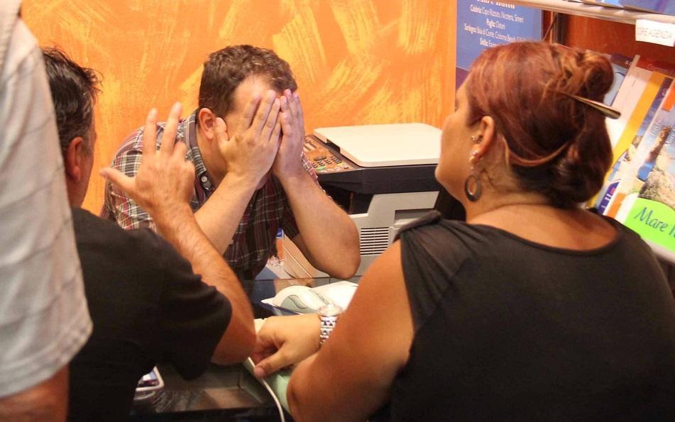 Ciro Fusco nell’agosto del 2012 quando venne scoperto il raggiro all’interno della sua agenzia di viaggio al Centro commerciale del Corallo (Repetti Pentafoto)