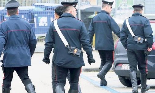Formigine, frustano debitore: arrestati padre e figli 