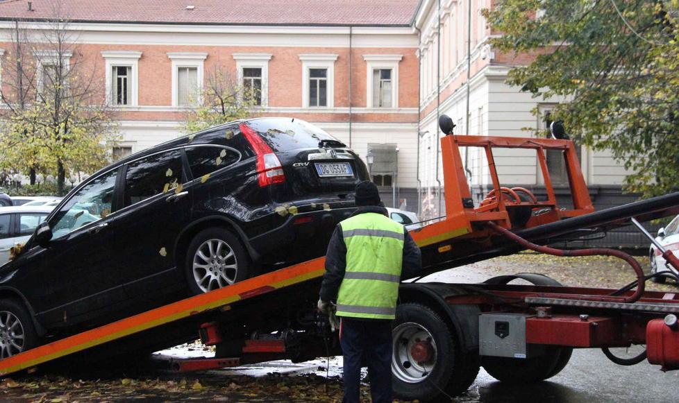 Record di auto rimosse vicino allo stadio