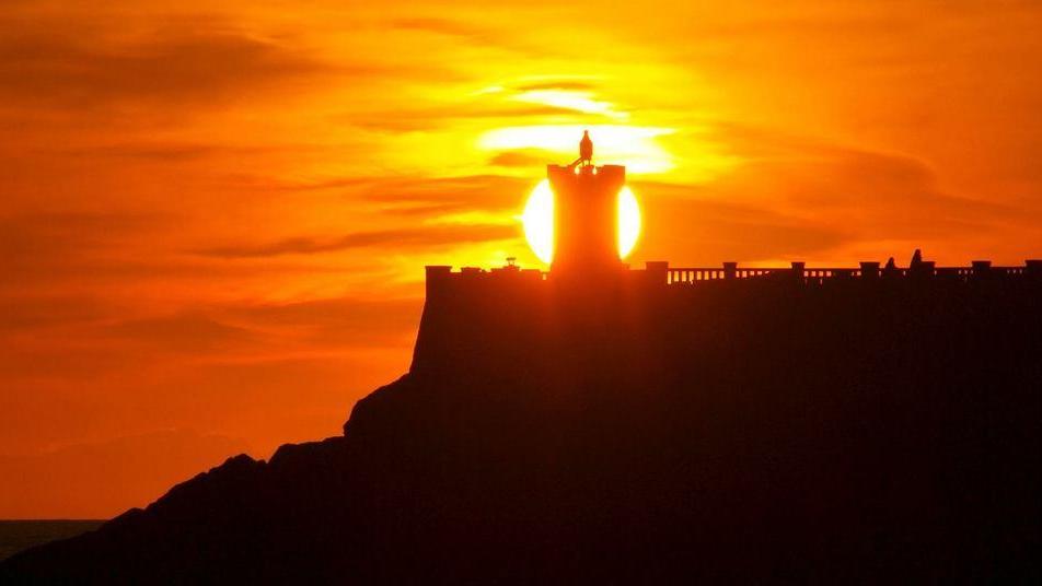 I più bei tramonti nei calendari solidali per aiutare i bambini