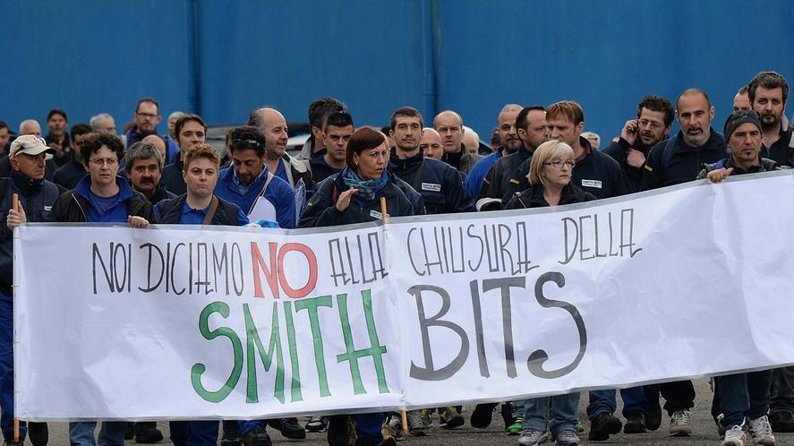 Posti di lavoro di un anno per ex Smith e disoccupati