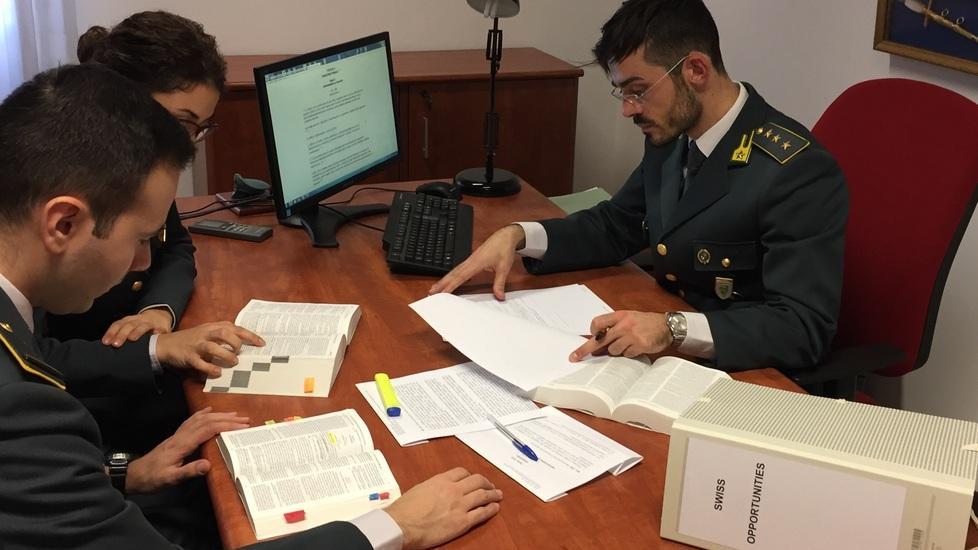 Minacce ai clienti che volevano chiarezza