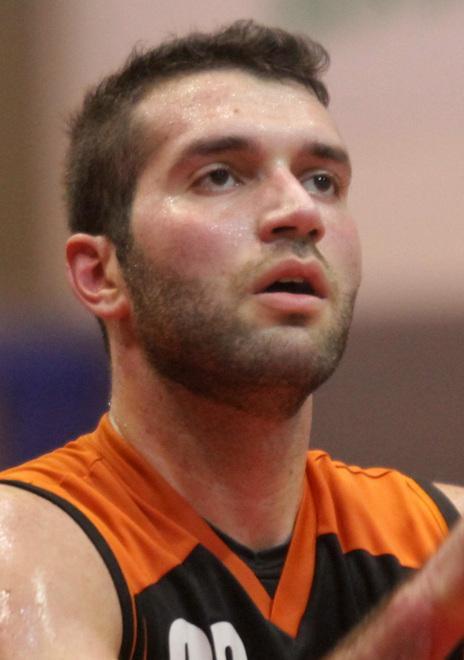 Un canestro sbagliato nel finale condanna Luzzara alla sconfitta