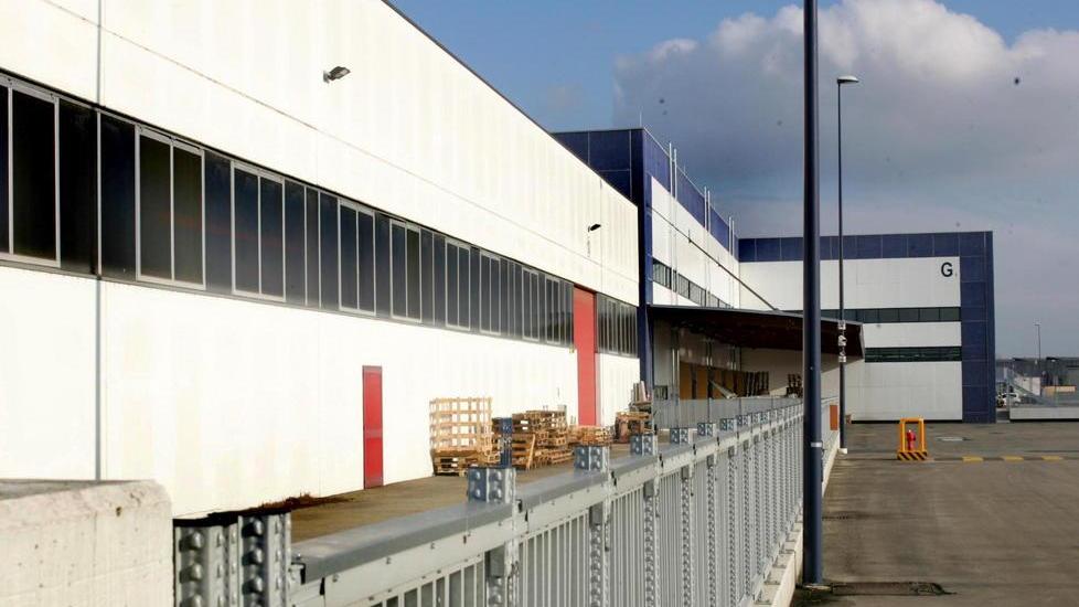 Colpo notturno alla Snatt Rubato un carico di vestiti