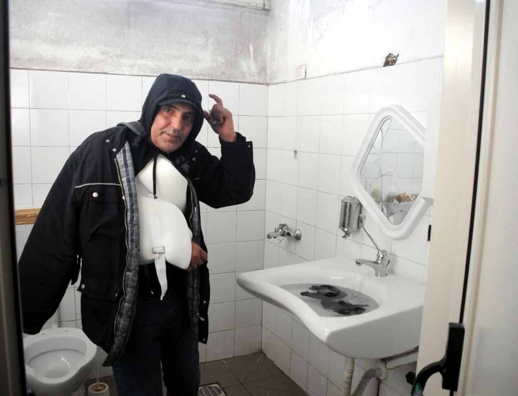 «L’ho denunciato e lui mi ha picchiato dentro la doccia» 
