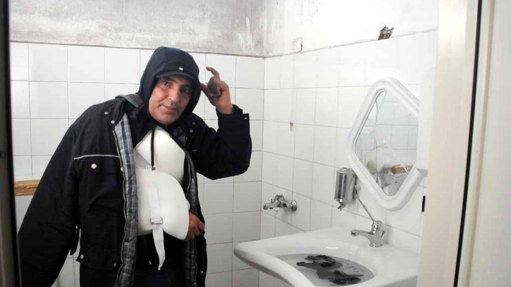 «L’ho denunciato e lui mi ha picchiato dentro la doccia»