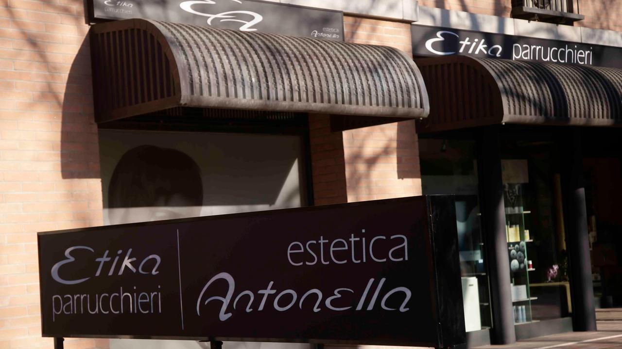 Reggio Emilia, doppia spaccata in via Emilia Ospizio