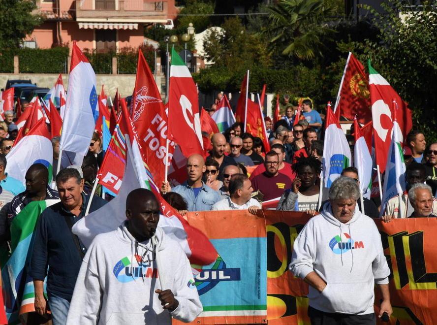 Ristori, ultimatum per l’ok al contratto di solidarietà
