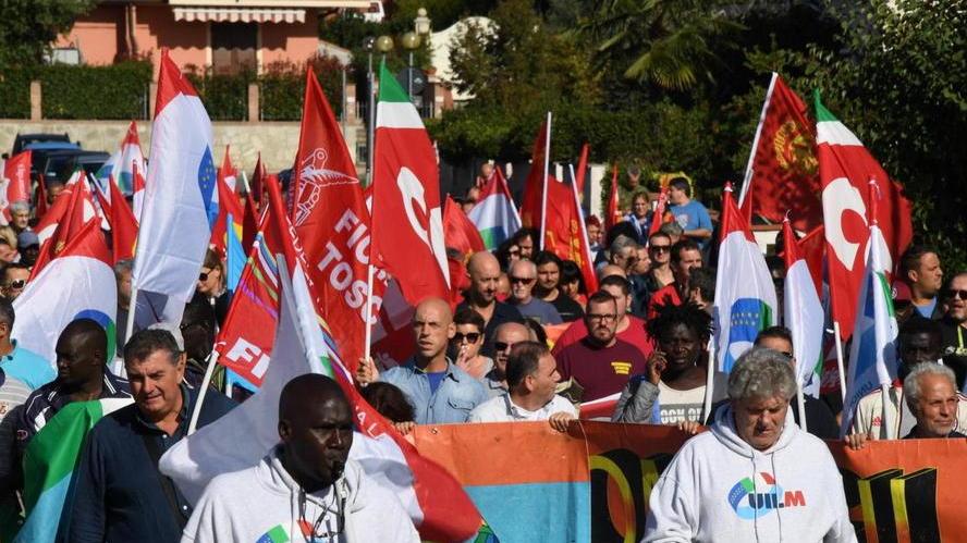 Ristori, ultimatum per l’ok al contratto di solidarietà