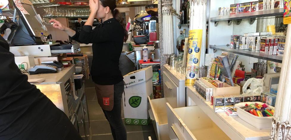 Tre furti con spaccata in meno d’un mese al bar “Amici miei” 