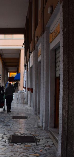 Chiuso per crisi, tempi duri per i negozi 