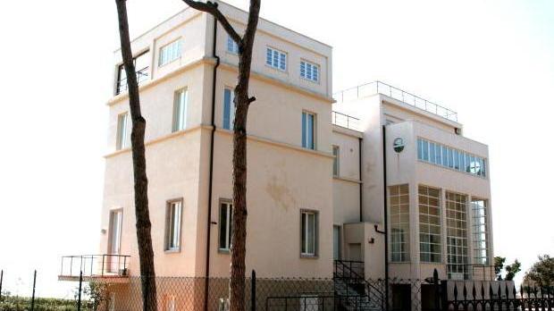 Villa Celestina, rebus sulla proprietà