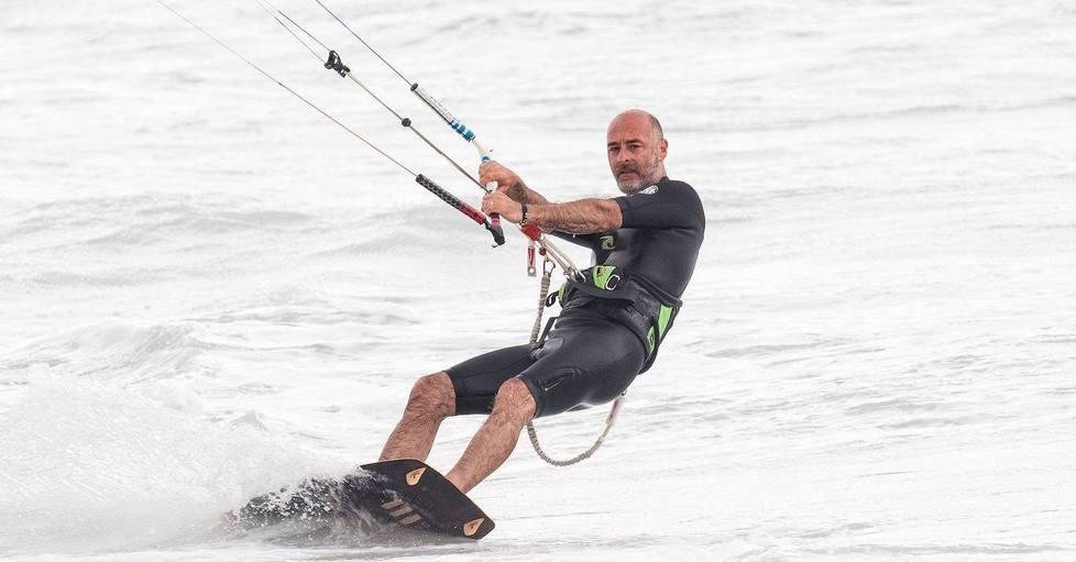 «Gli ho chiesto di scendere in modo gentile e mi ha pestato»