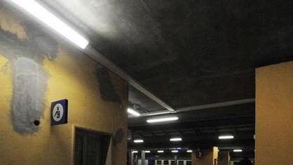«Per favore scenda» e sui mezzi pubblici scatta la violenza