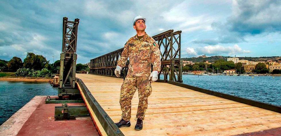 La Maddalena, la Brigata Sassari rifà il ponte di Isola Chiesa 