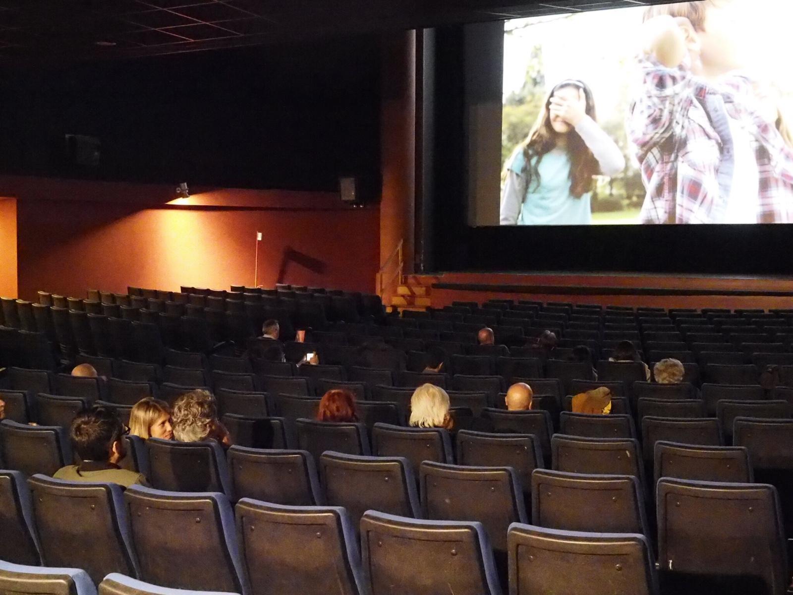 Ruba al cinema dell'oratorio durante la proiezione