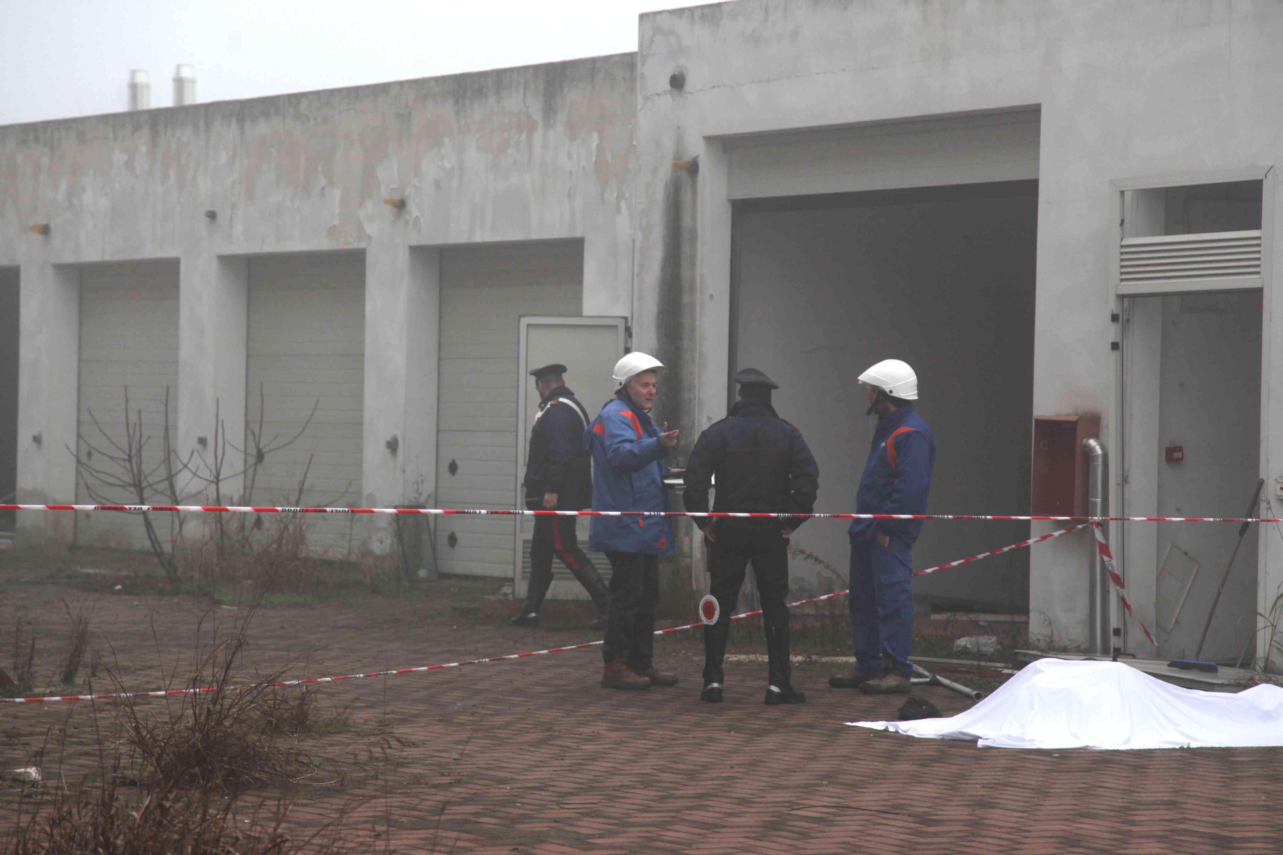 Padre di quattro figli muore folgorato in una cabina elettrica
