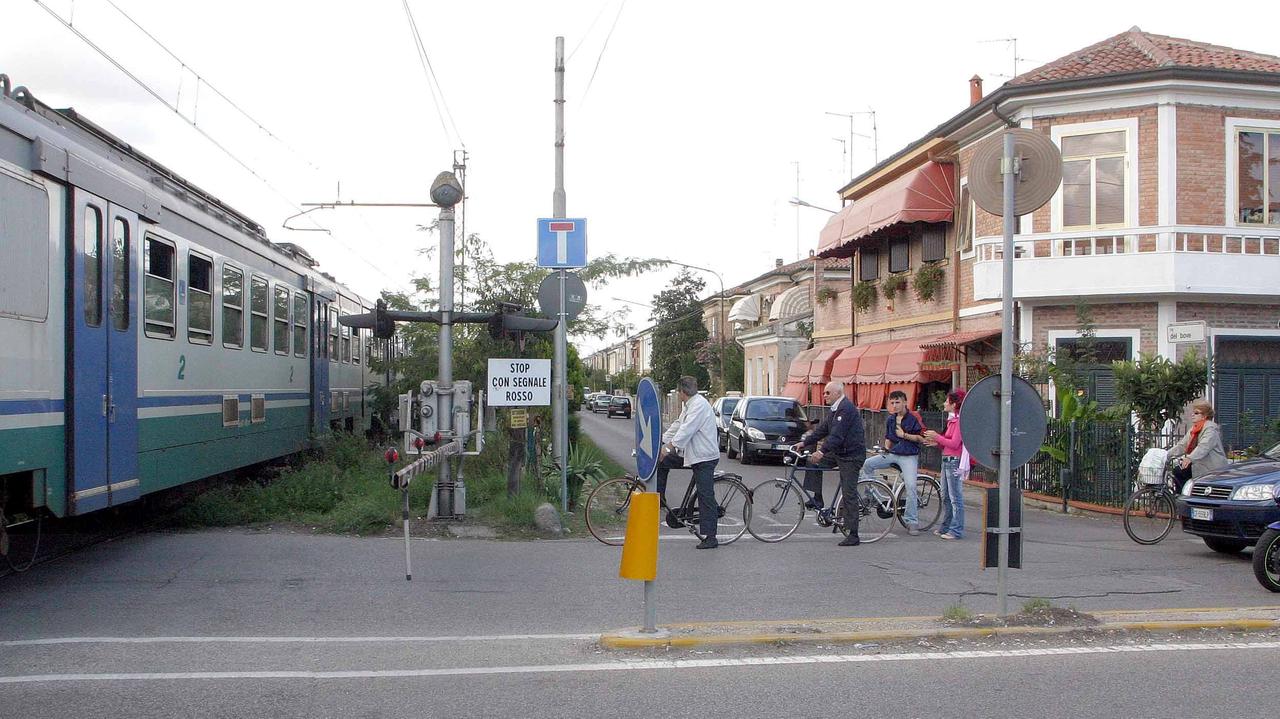 Ferrara, multato mentre aspetta che la figlia esca da un locale
