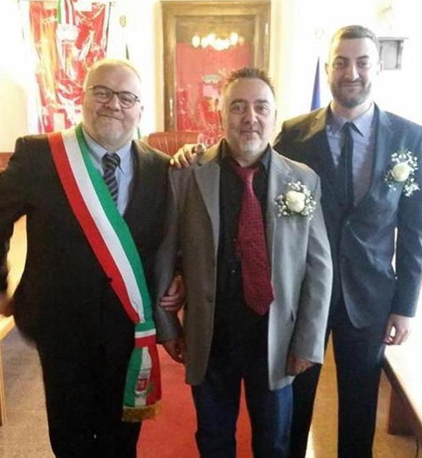 Il sì di Mauro e Roberto in municipio a Bientina