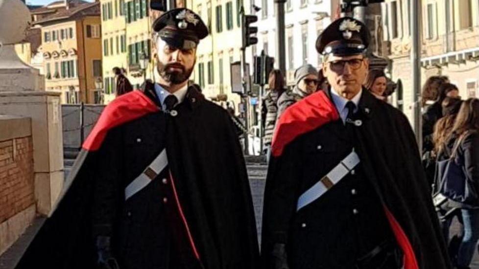 Servizi a piedi in centro con mantella e sciabola
