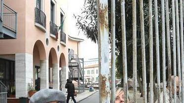 Fanno guerra all’incuria armati di pennelli