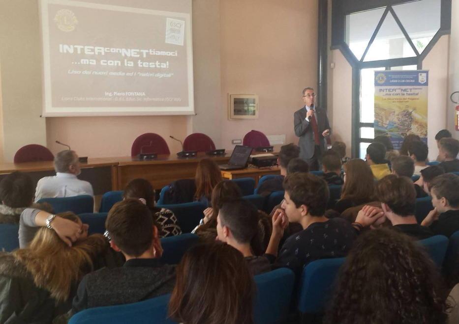Sicurezza sul web, lezione ai ragazzi dell’istituto Mattei 