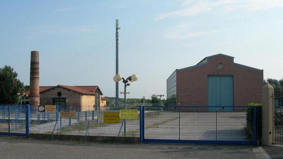 L’ex centro della nautica una cattedrale nel deserto