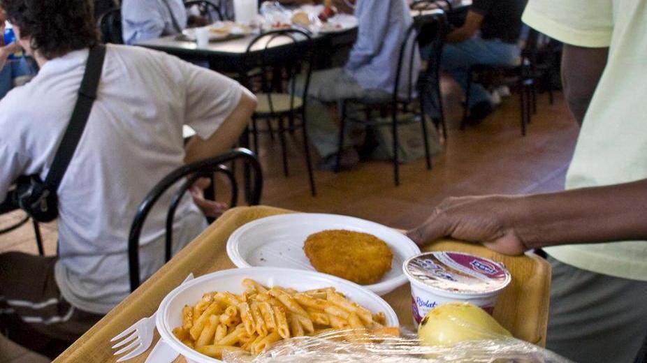 La povertà è donna, italiana e con figli