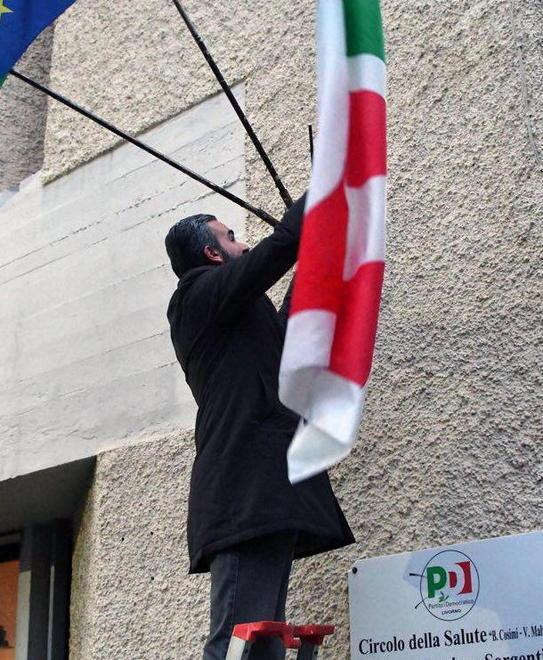 «Non ci lasciamo intimorire dal gesto antidemocratico» 