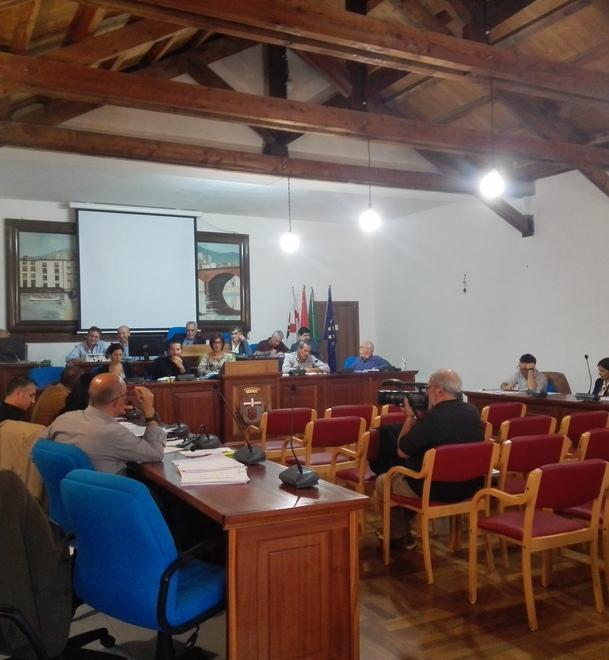 Bosa, il pulmino della discordia 